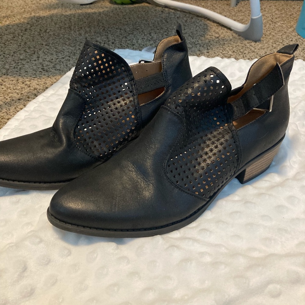 Heel boots